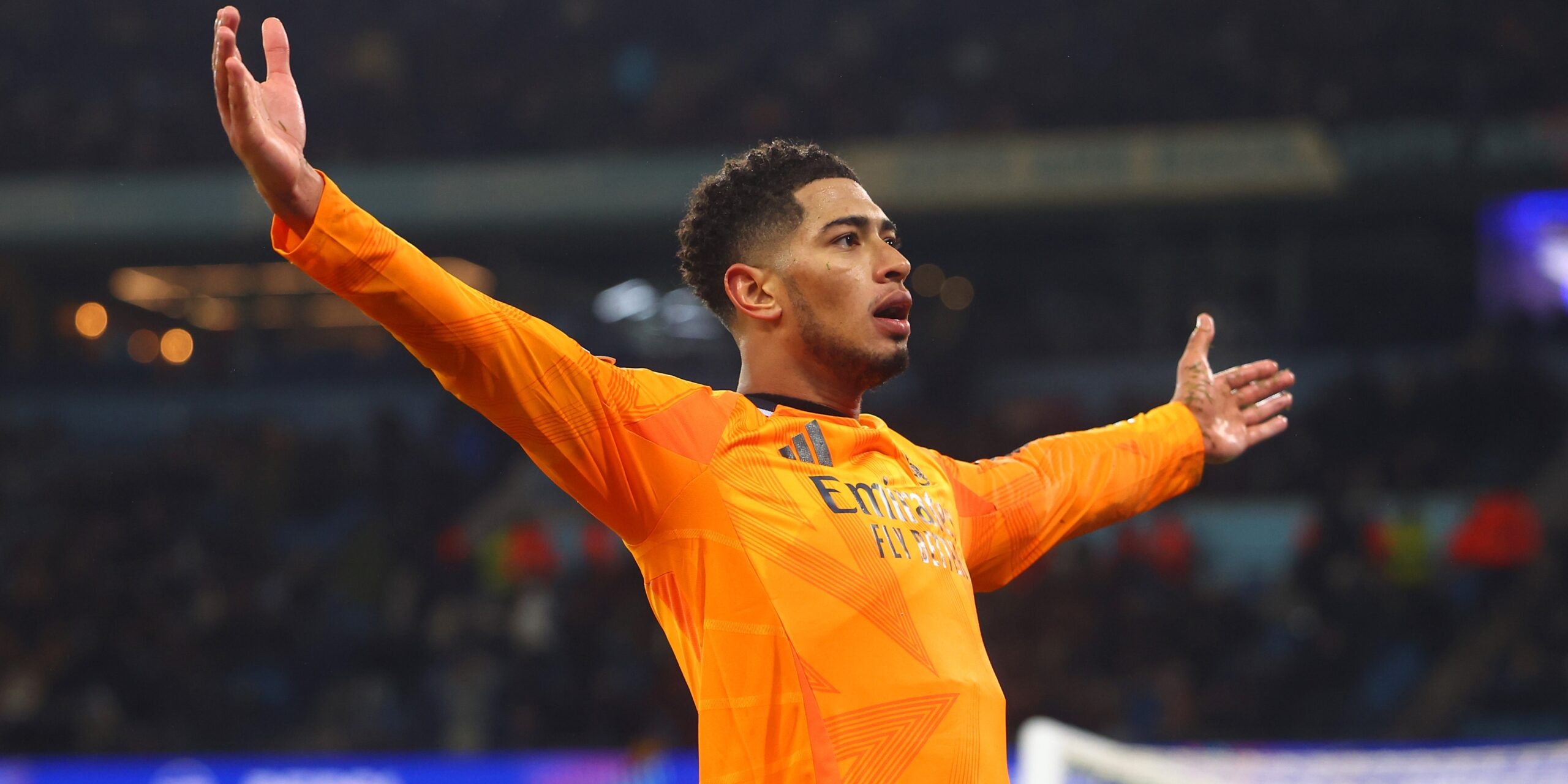 包含萨克拉门托国王训练开放日，赛后篮板制胜引欢呼，欧冠在即，更衣室氛围转暖的词条